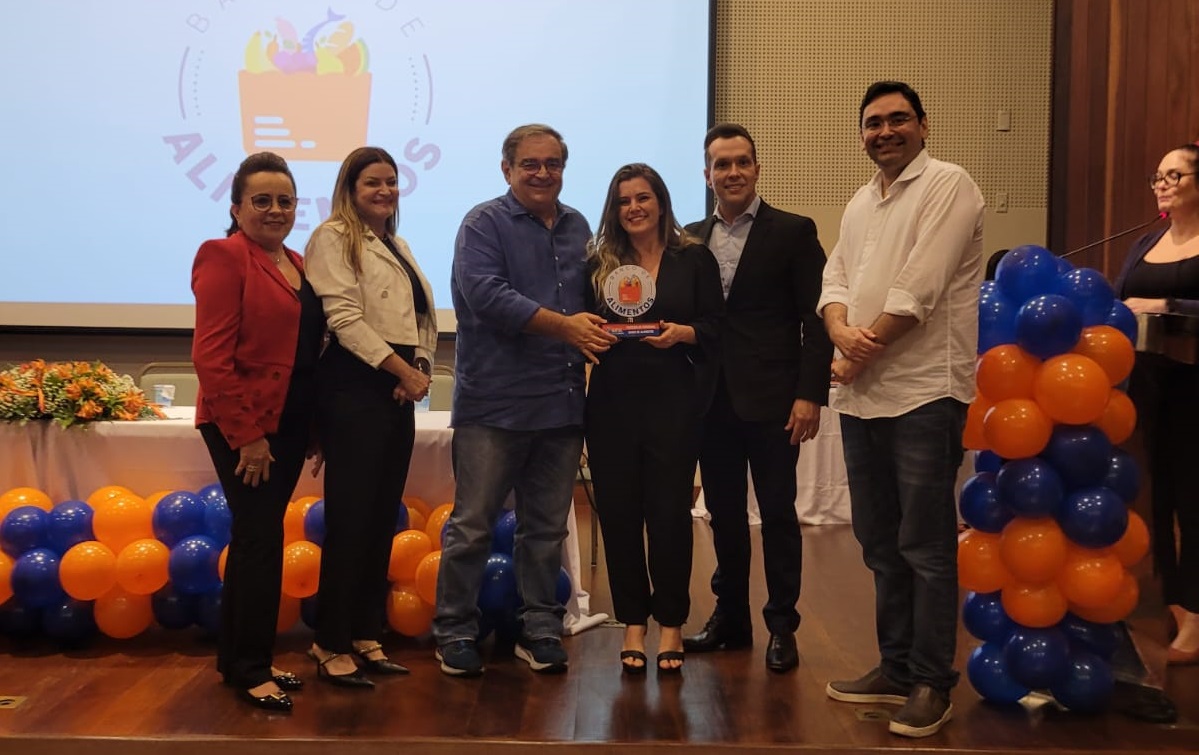 Universidade Potiguar recebe prêmio de ‘Instituição Parceira’ do Programa Banco de Alimentos